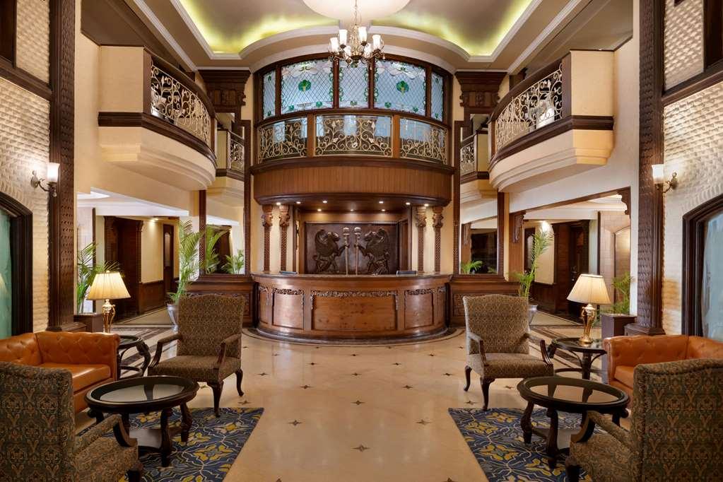 Ramada By Wyndham Mussoorie Mall Road Интериор снимка