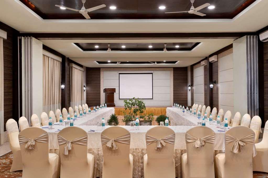 Ramada By Wyndham Mussoorie Mall Road Съоръжения снимка