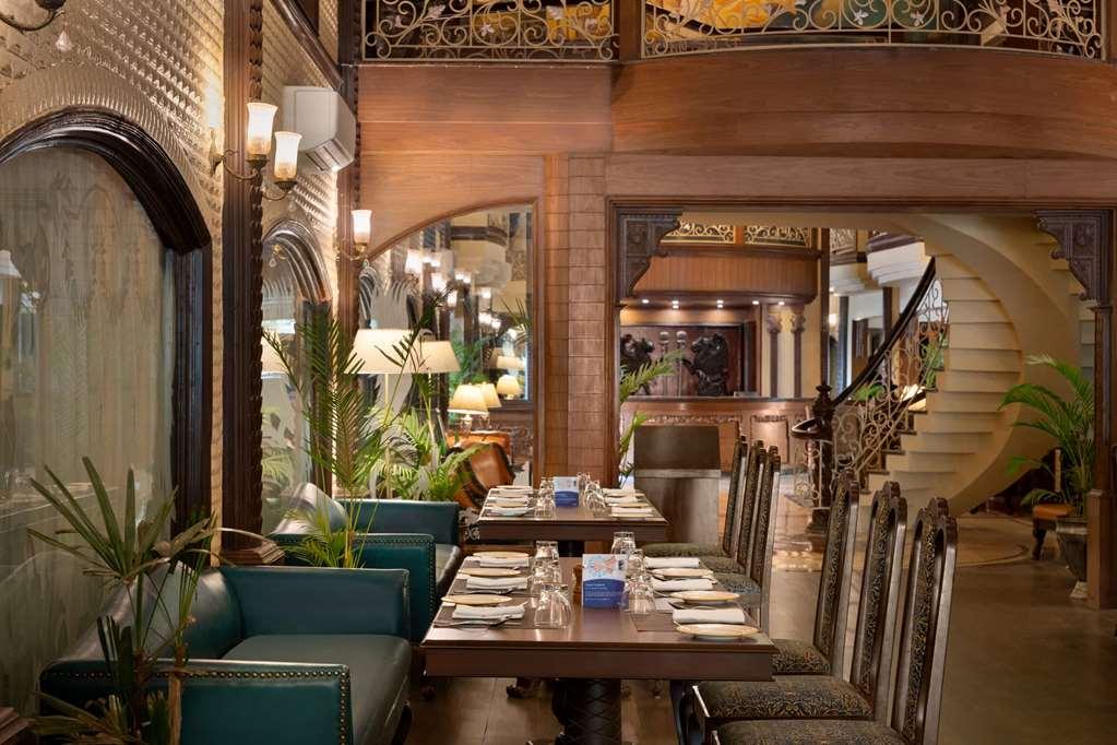 Ramada By Wyndham Mussoorie Mall Road Ресторант снимка
