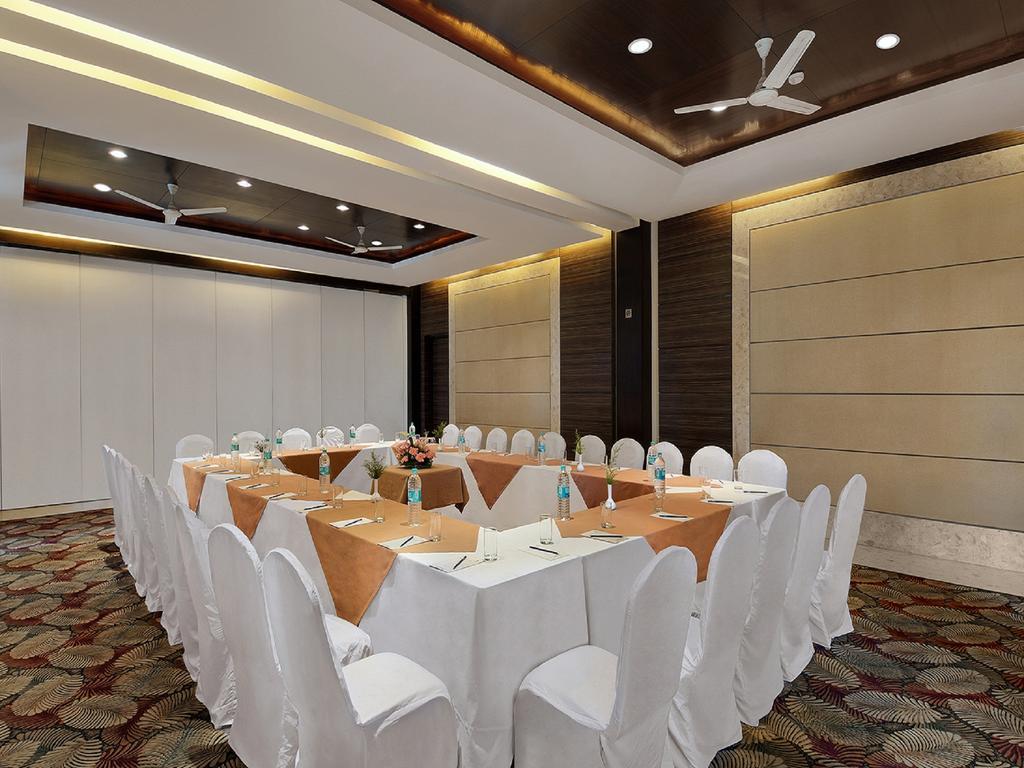 Ramada By Wyndham Mussoorie Mall Road Екстериор снимка