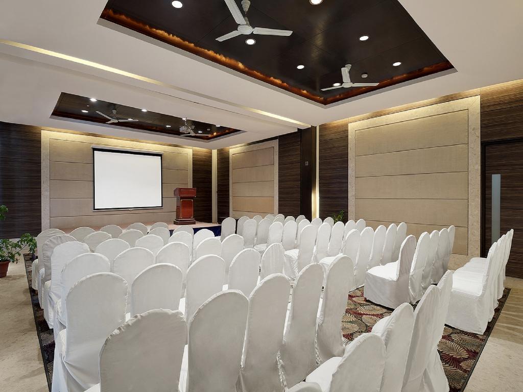 Ramada By Wyndham Mussoorie Mall Road Екстериор снимка