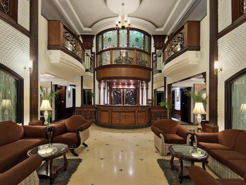 Ramada By Wyndham Mussoorie Mall Road Екстериор снимка