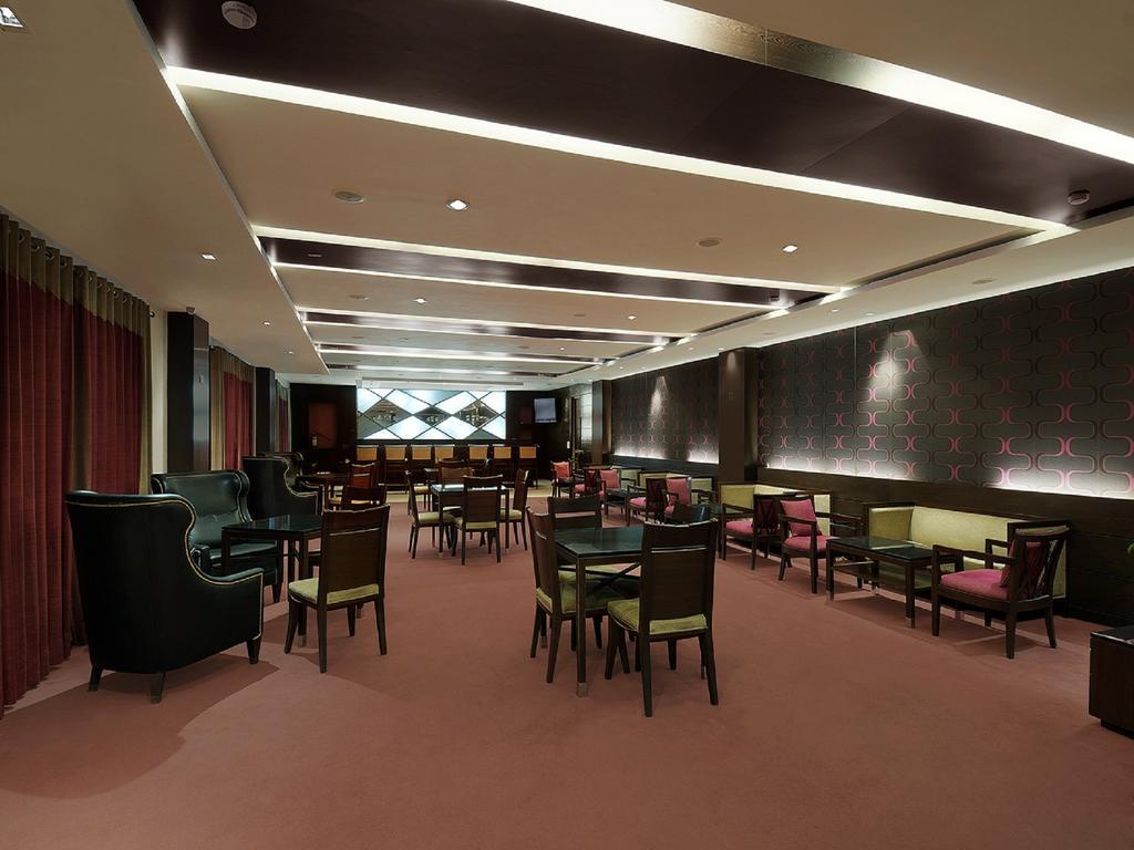 Ramada By Wyndham Mussoorie Mall Road Екстериор снимка